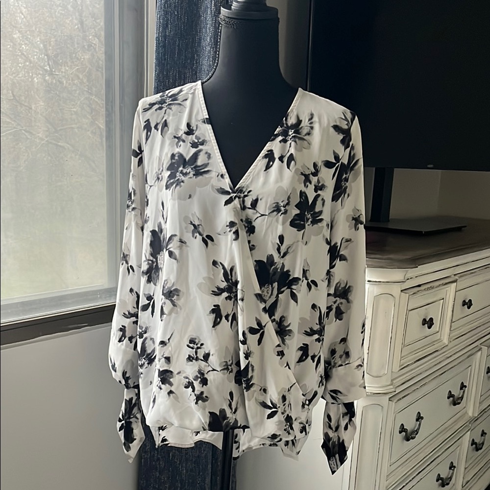 Floral Black and White Women's Top